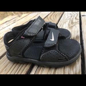 Nike black Sandals size 6C toddler